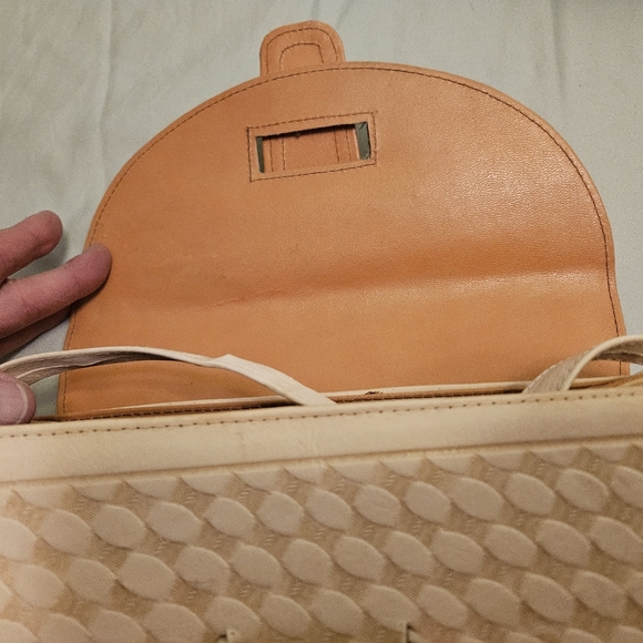 White (bone) Carved Leather purse, Vintage and Never Used! Hand carved in Mexico - Picture 8 of 10
